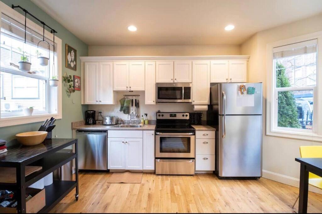 فيلا Adorable Cozy House With Parking And Loft! سياتل المظهر الخارجي الصورة