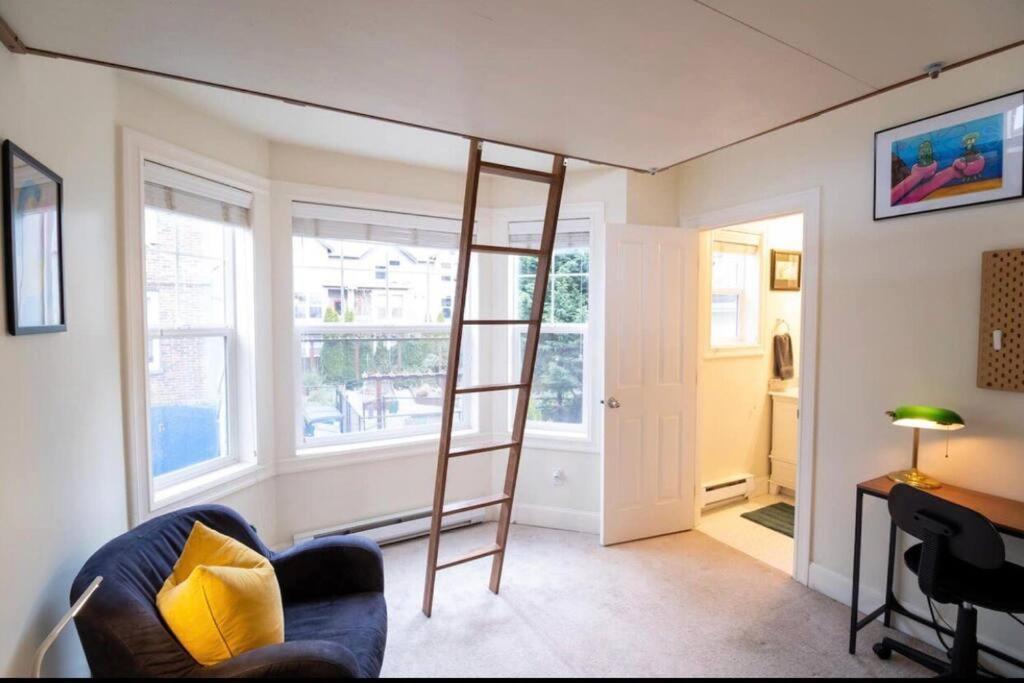 فيلا Adorable Cozy House With Parking And Loft! سياتل المظهر الخارجي الصورة