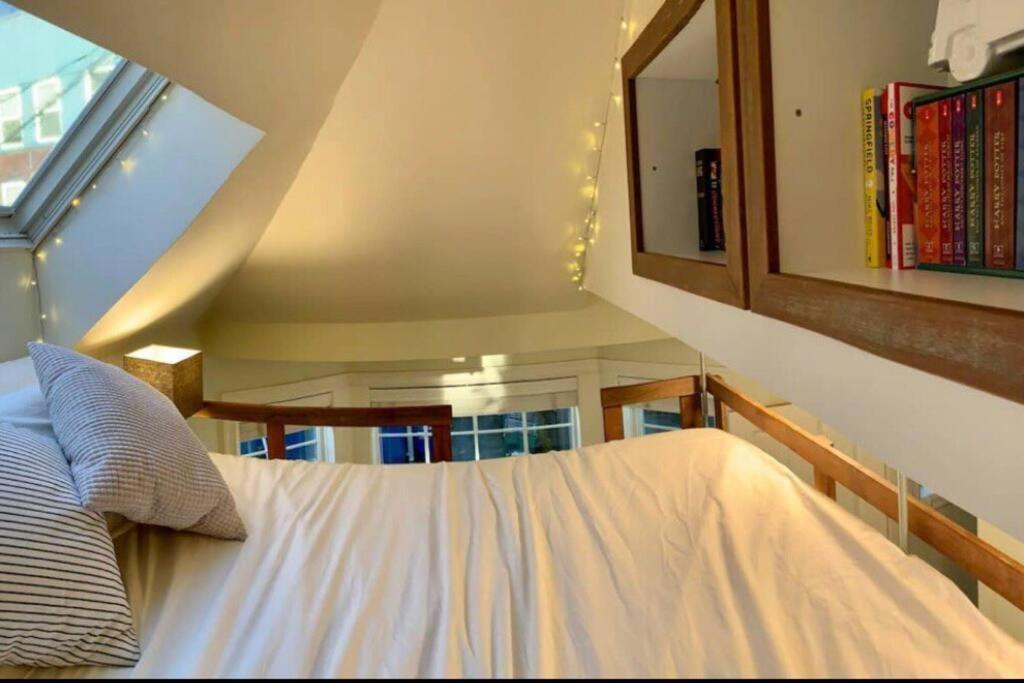 فيلا Adorable Cozy House With Parking And Loft! سياتل المظهر الخارجي الصورة